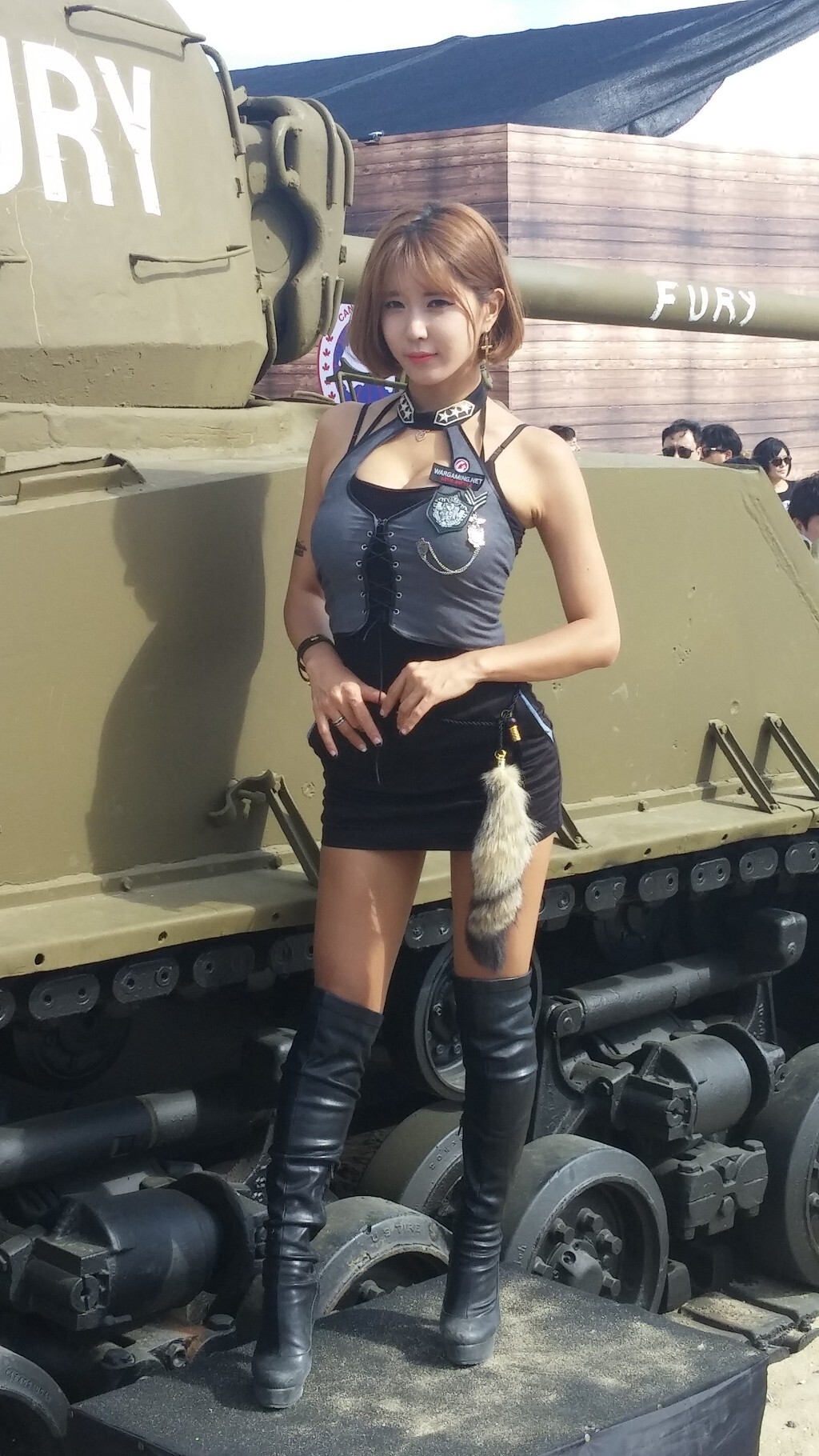 韩国顶级Showgirl许允美 釜山坦克世界 1